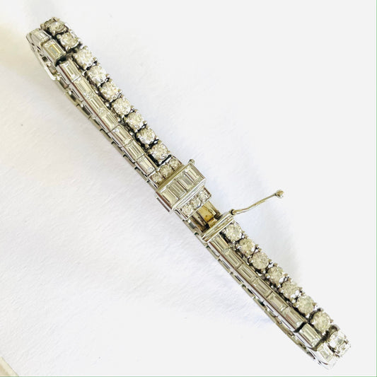 French 1960s Platinum & 18KT white Gold Diamond Bracelet back and clasp