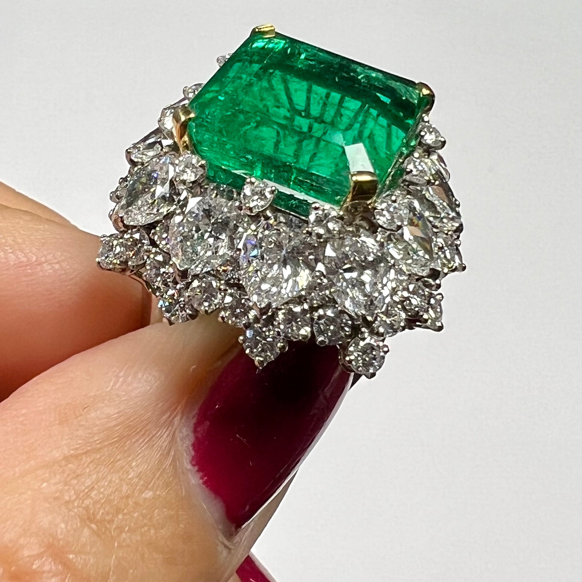 Bulgari 1960s Platinum Emerald & Diamond Ring profile