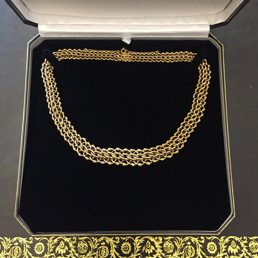 French 1940s 18KT Yellow Gold Necklace in box
