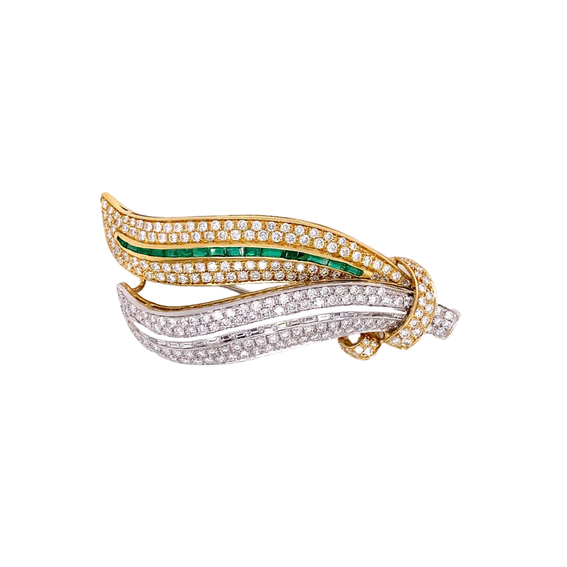 Post-1980s 18KT Yellow Gold Diamond & Emerald Brooch front
