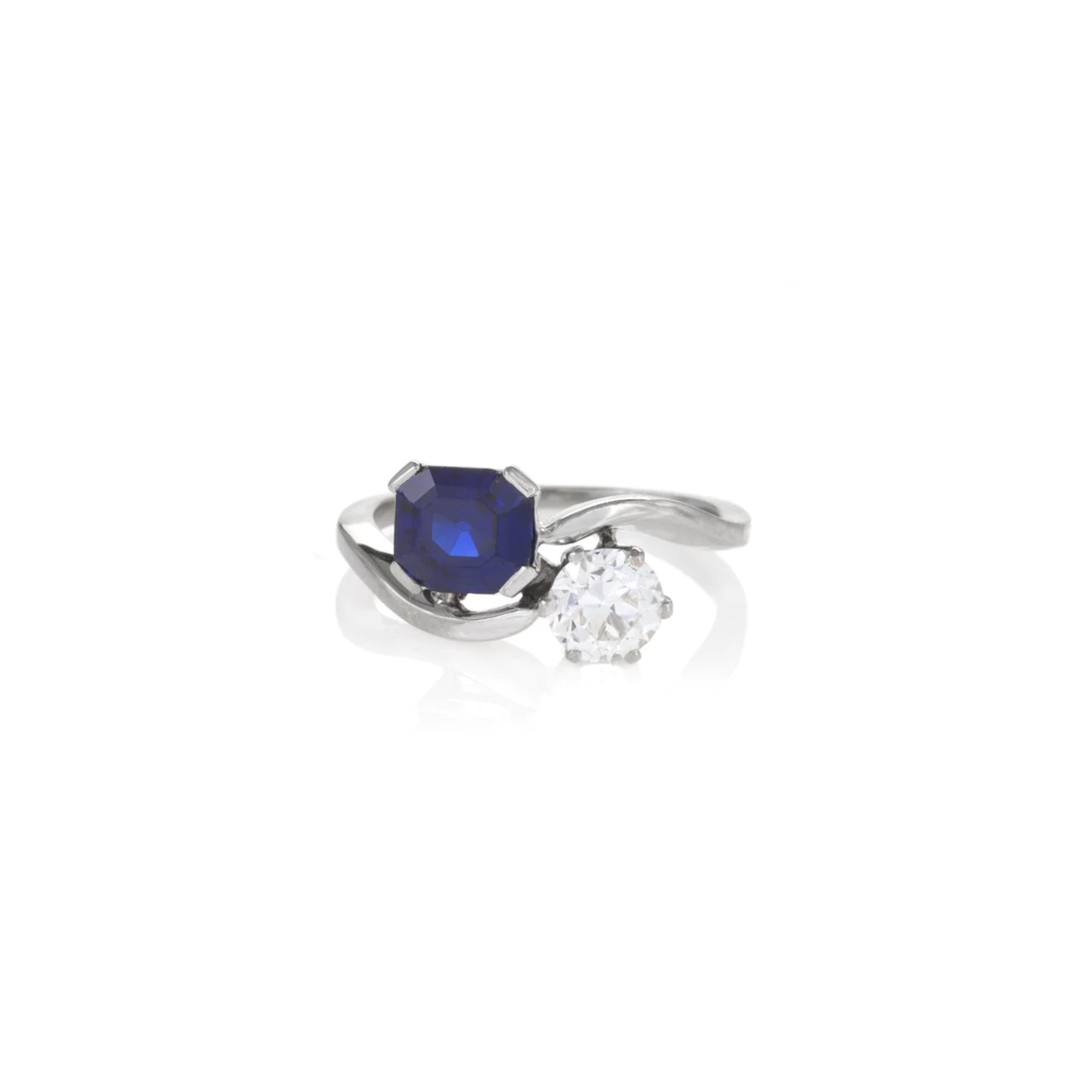 1980s Platinum Sapphire & Diamond Ring front view