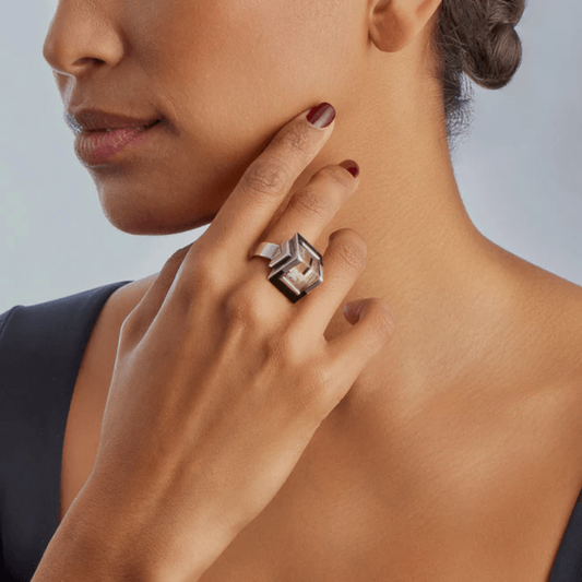 Jean Després and Étienne Cournault French 1930s Silver Bijoux-Glace Ring on finger