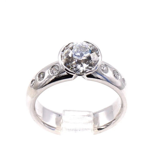 Post-1980s Palladium Diamond Ring front