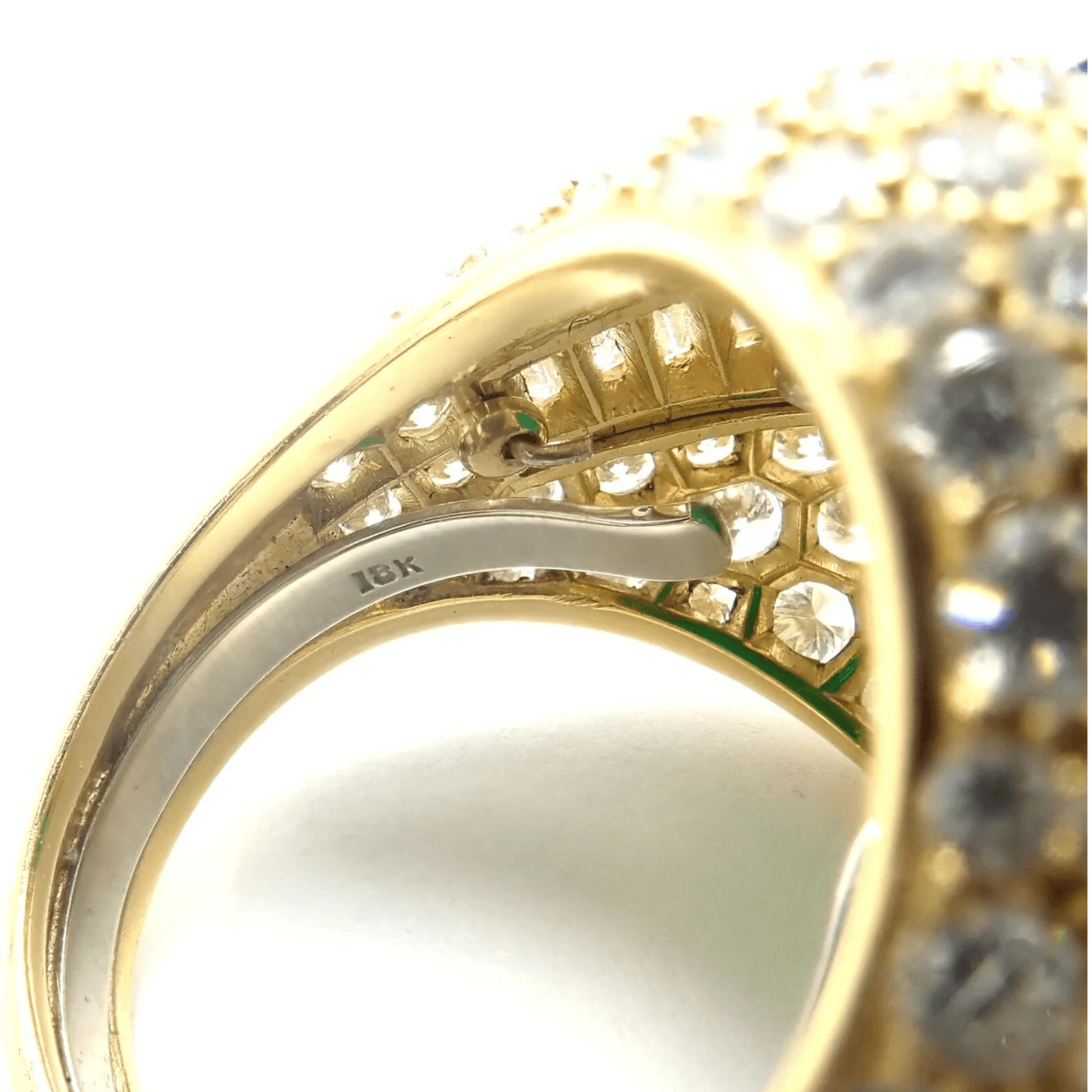 David Webb 1980s 18KT Yellow Gold Diamond & Emerald Ring close-up details