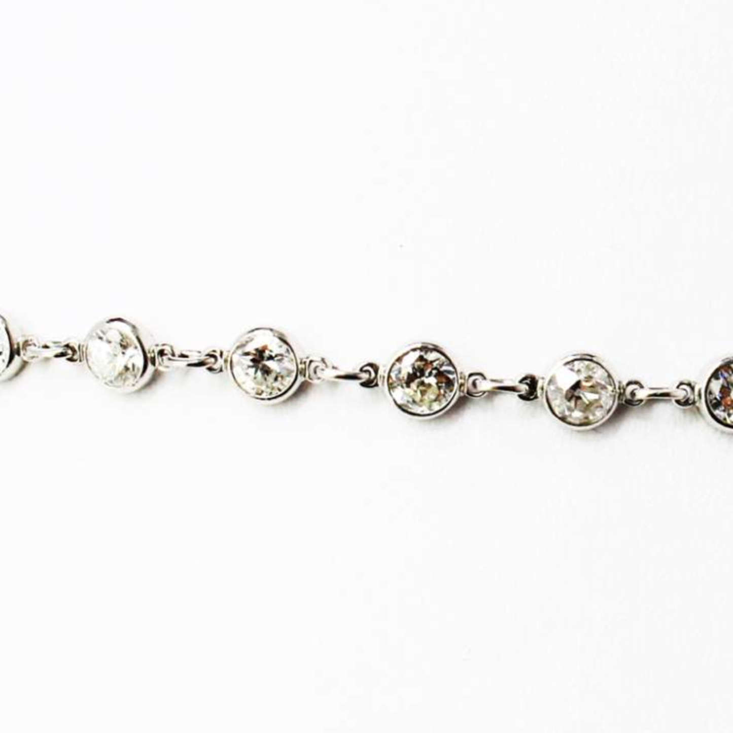 Post-1980s Platinum Diamond Necklace close-up details