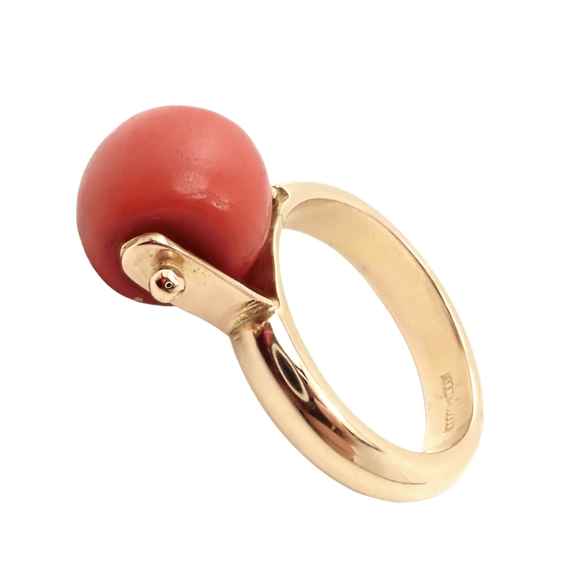 1970s 18KT Yellow Gold Coral Ring side