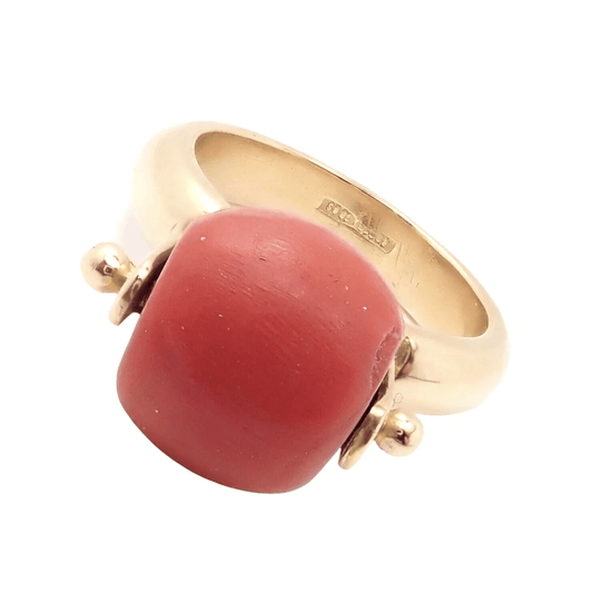 1970s 18KT Yellow Gold Coral Ring front