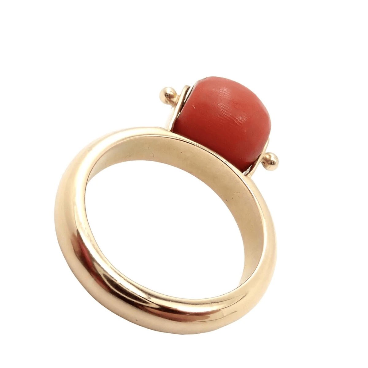 1970s 18KT Yellow Gold Coral Ring back