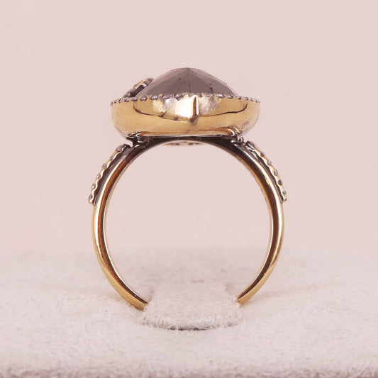 Contemporary 18KT Yellow Gold Diamond Ring profile