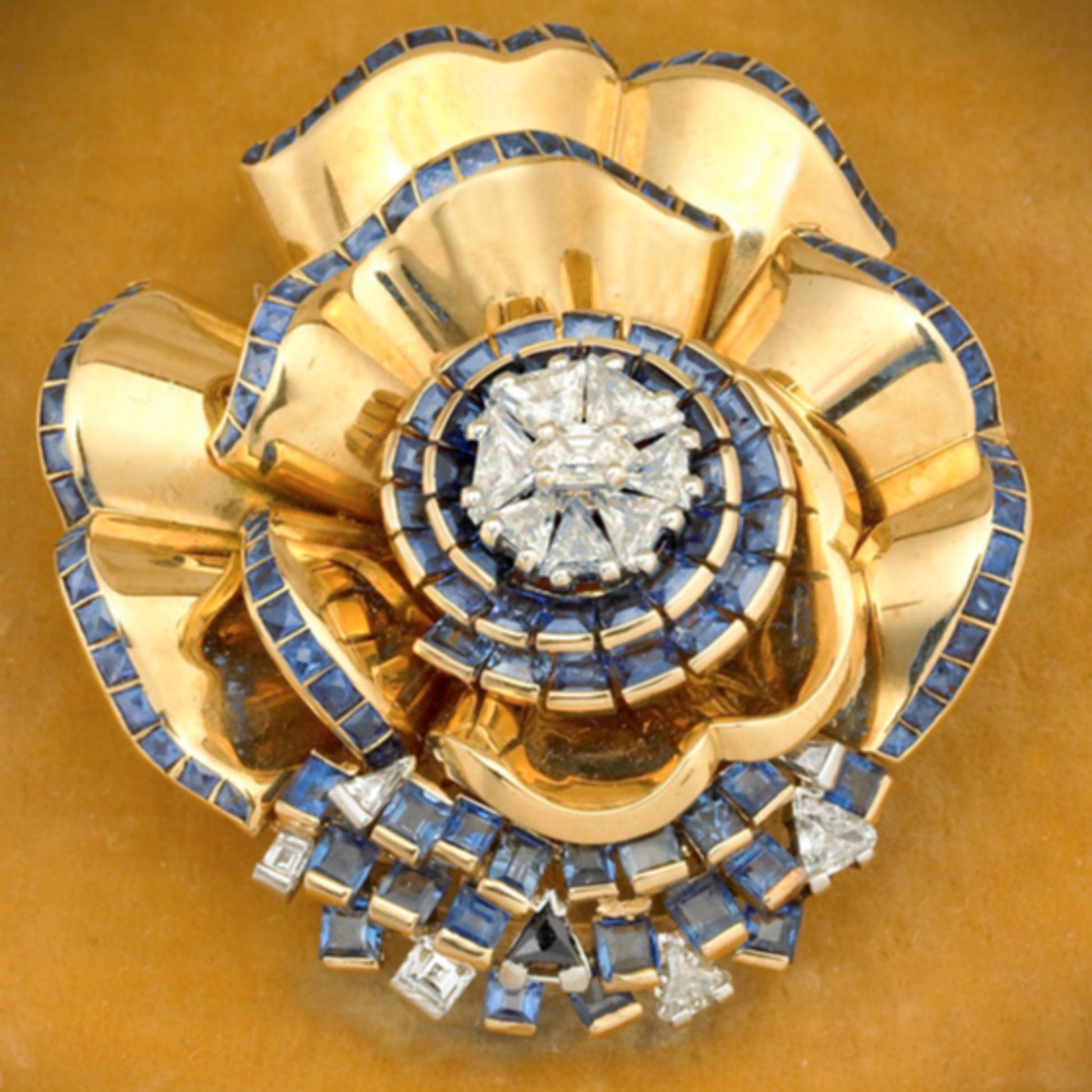 French 1940s 18KT Yellow Gold Sapphire & Diamond Flower Brooch front