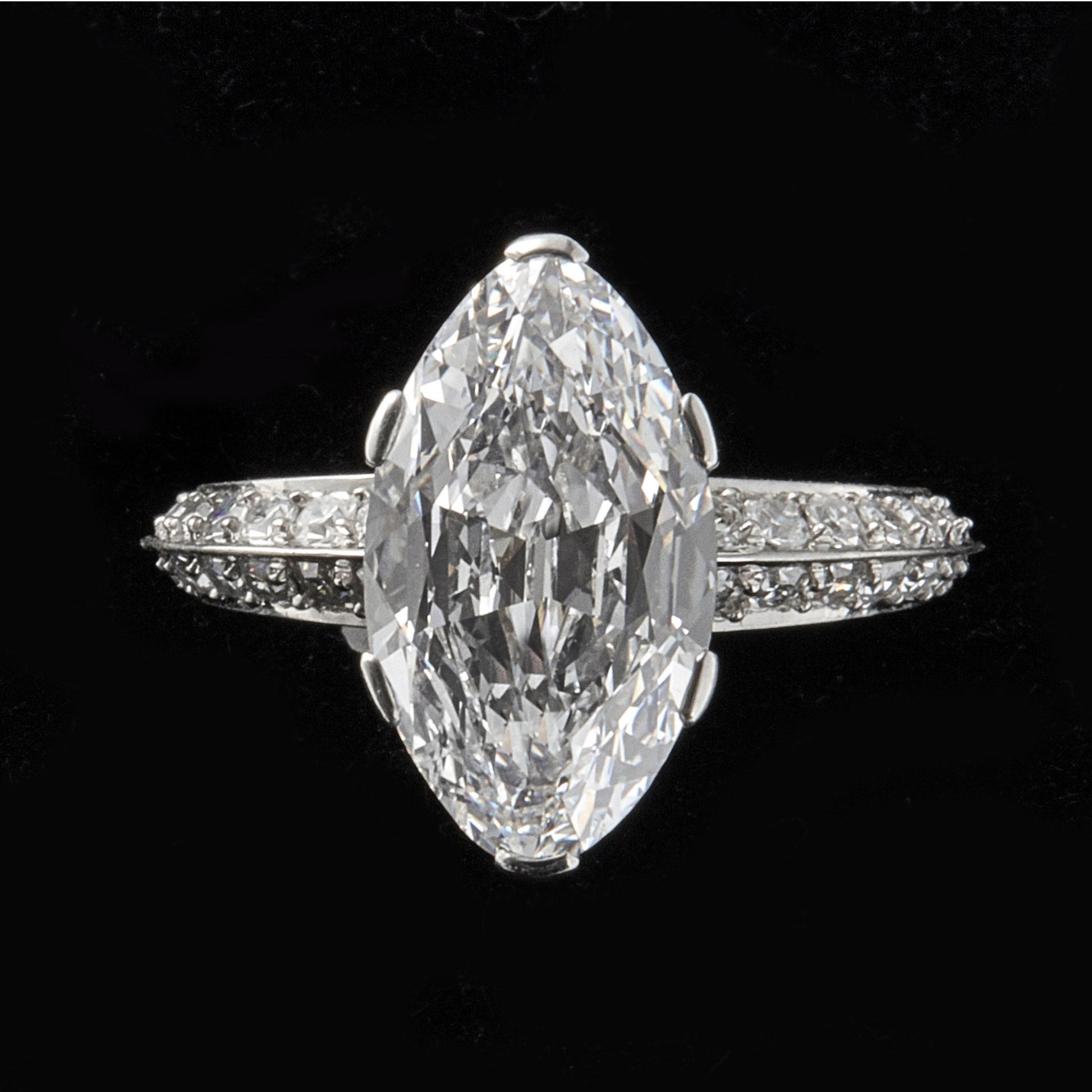 Post-1980s Platinum Diamond Ring front