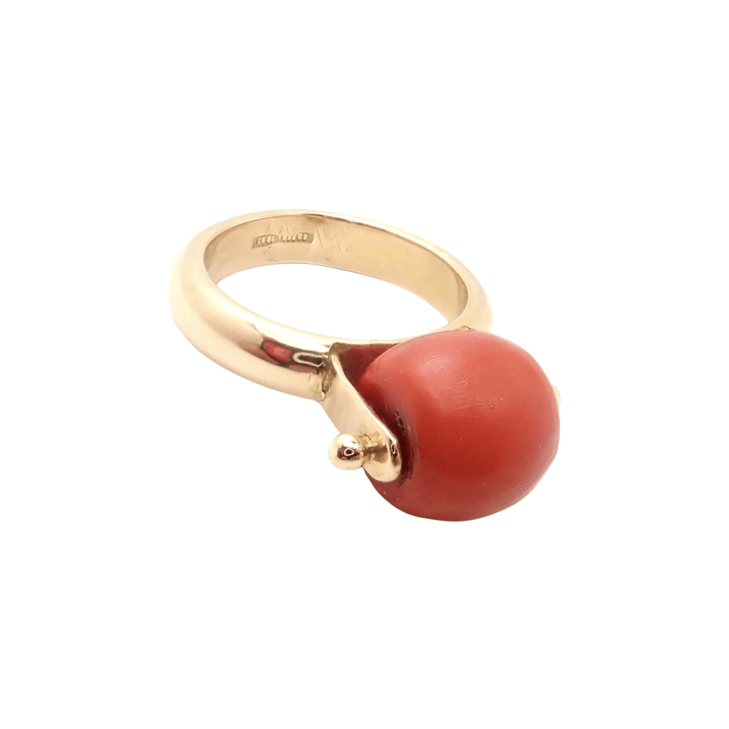 1970s 18KT Yellow Gold Coral Ring side