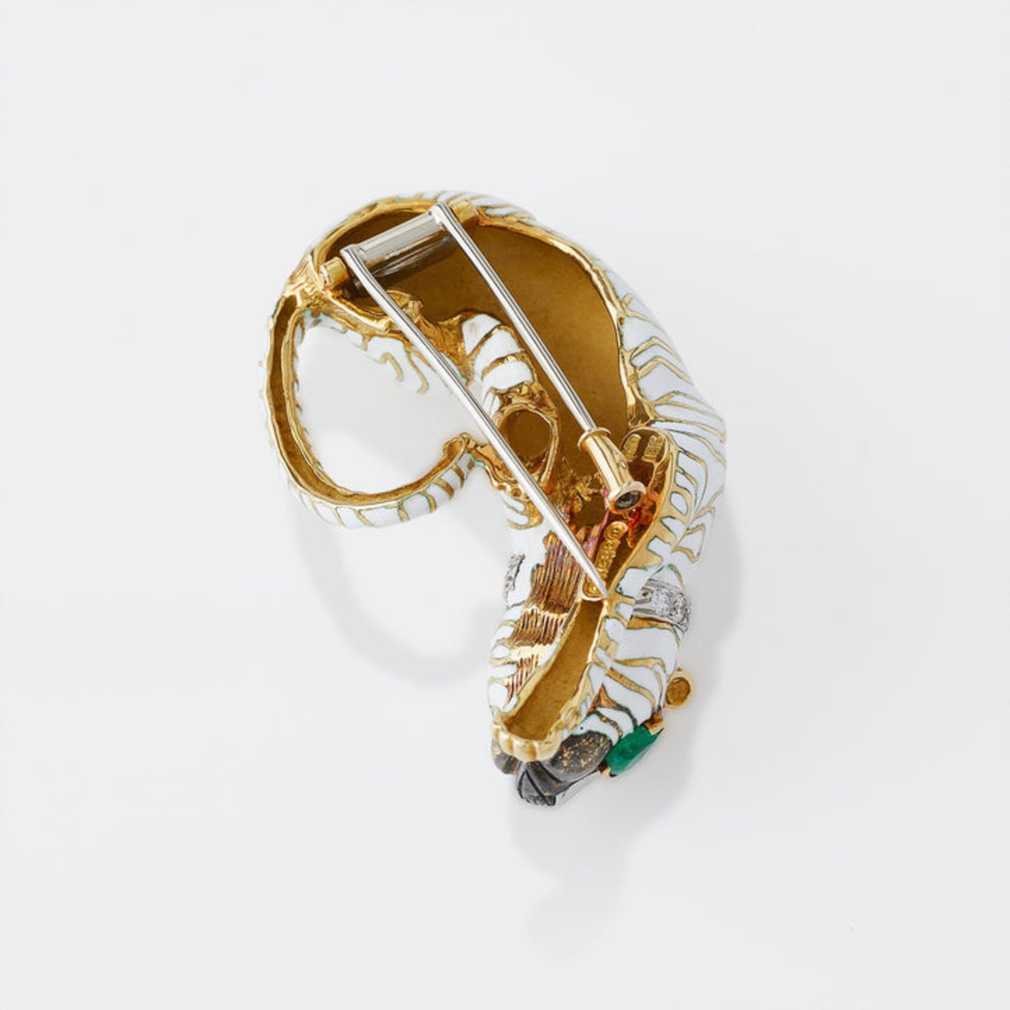 David Webb New York 1960s Platinum & 18KT Yellow Gold Diamond, Emerald & Enamel Tiger Brooch back