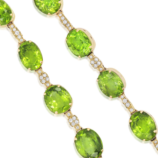 Post-1980s 18KT Yellow Gold Peridot & Diamond Necklace close-up details