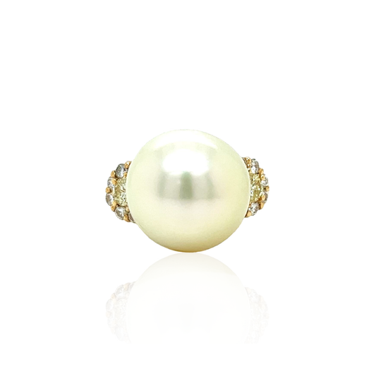 Post-1980s 18KT Yellow Gold Pearl & Diamond Ring front