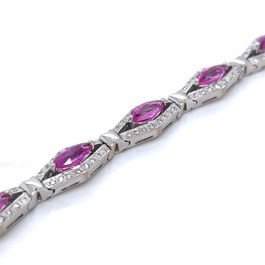 18KT White Gold Diamond & Sapphire Bracelet close-up details