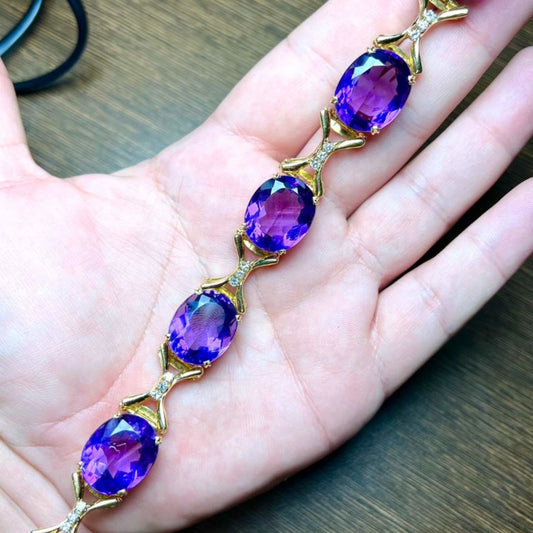 Post-1980s 18KT Yellow Gold Amethyst & Diamond Bracelet close-up details