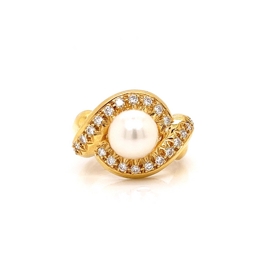1980s 18KT Yellow Gold Cultured Pearl & Diamond Ring front
