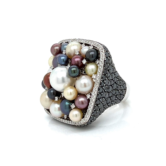 Salavetti Post-1980s 18KT White Gold Cultured Pearl & Diamond Ring side