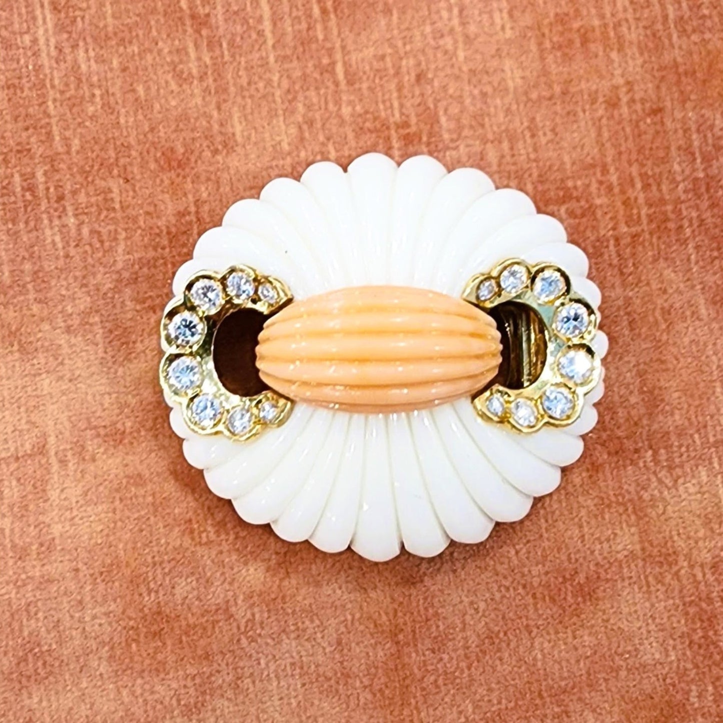 Van Cleef & Arpels French 1960s 15KT Yellow Gold Coral & Diamond Brooch Pendant front