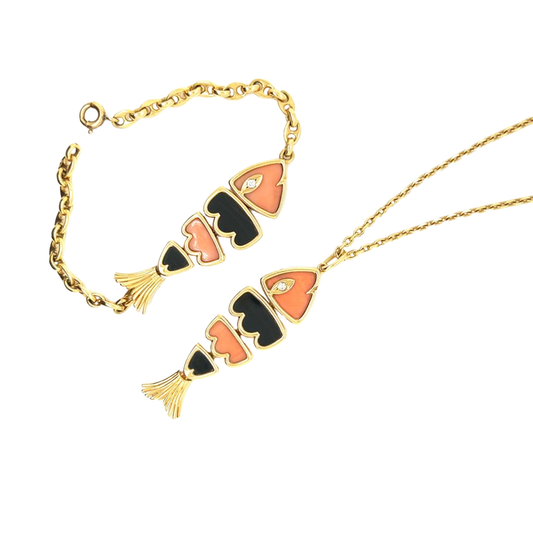 Van Cleef & Arpels French 1970s 18KT Yellow Gold Onyx, Coral & Diamond Set front