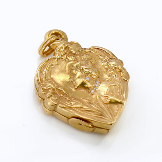 Art Nouveau 14KT Yellow Gold Diamond Heart Locket front