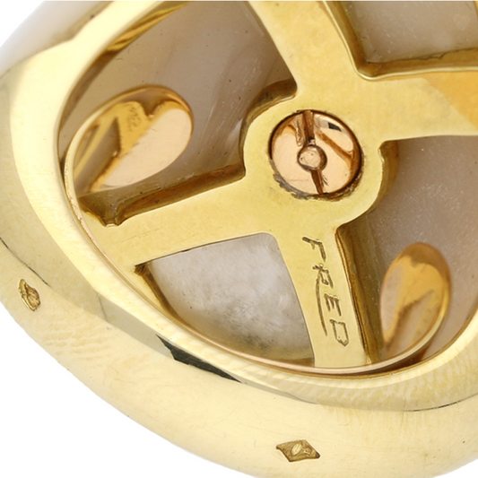 Fred French 1970s 18KT Yellow Gold Mother of Pearl & Diamond Ring signature