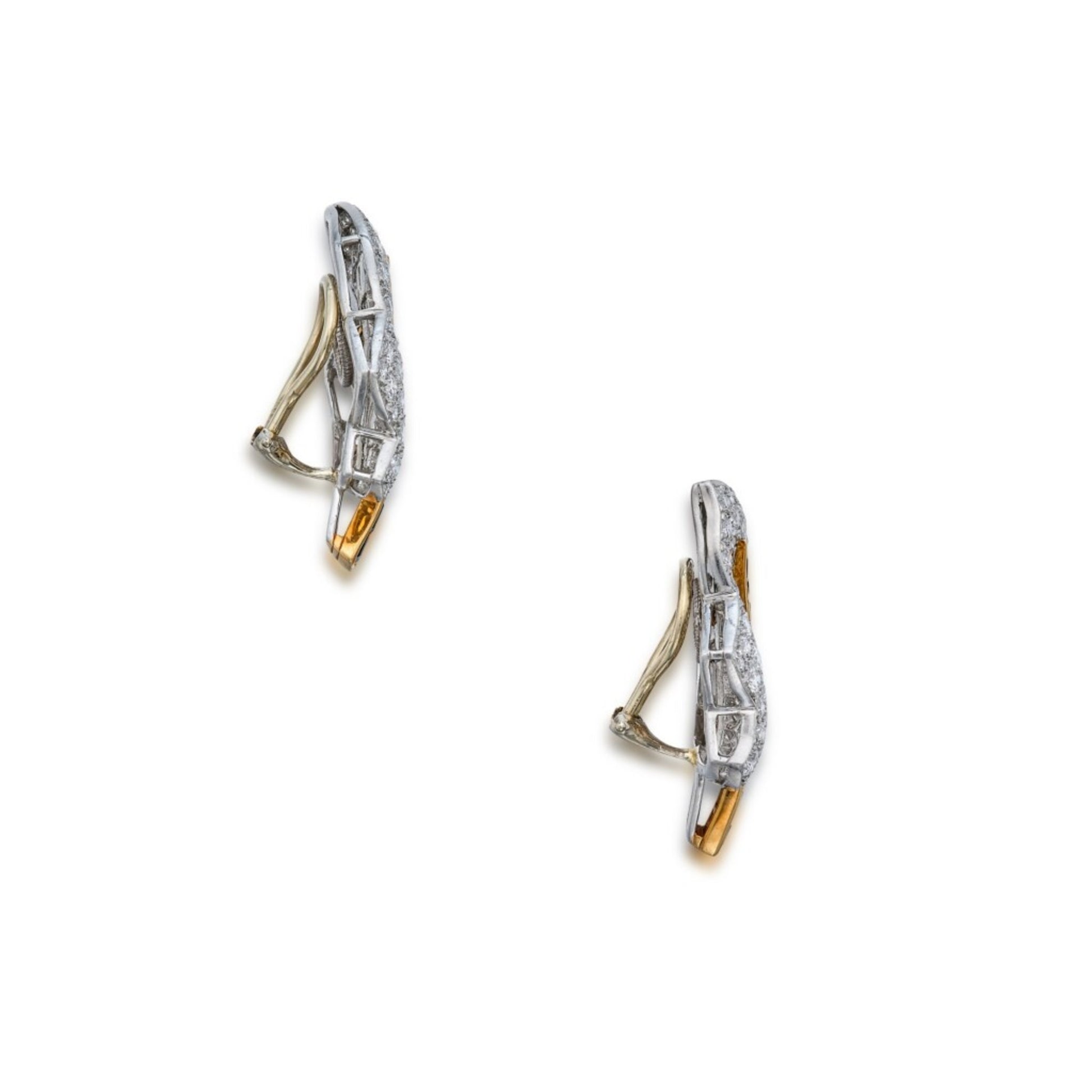 Oscar Heyman Bros 1980s Platinum & 18KT Yellow Gold Diamond & Sapphire Leaf Earrings profile