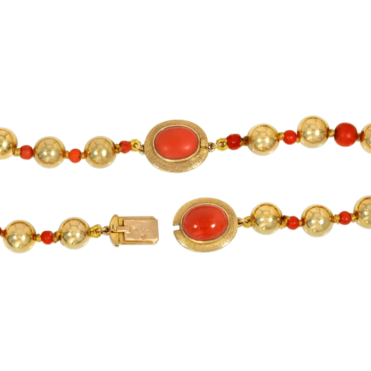 Cartier Paris 1970s 18KT Yellow Gold Coral & Chrysoprase Necklace close up details