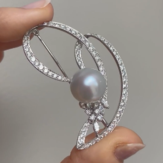 Post-1980s Platinum Cultured Pearl & Diamond Brooch front