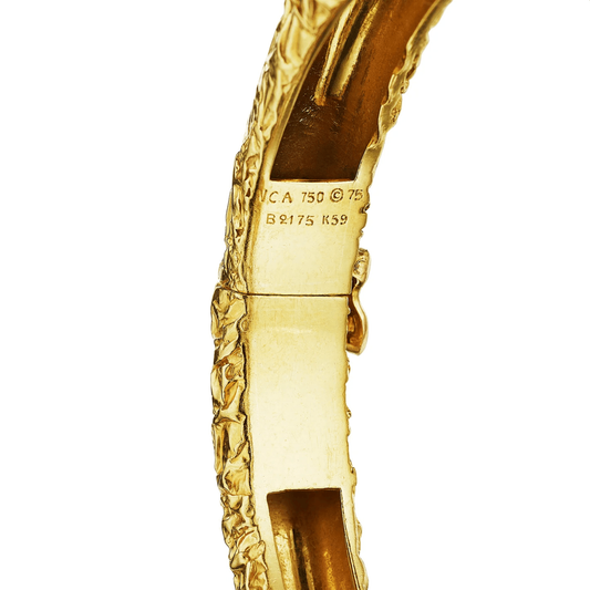Van Cleef & Arpels Paris 1970s Platinum & 18KT Yellow Gold Diamond & Coral Bracelet signature