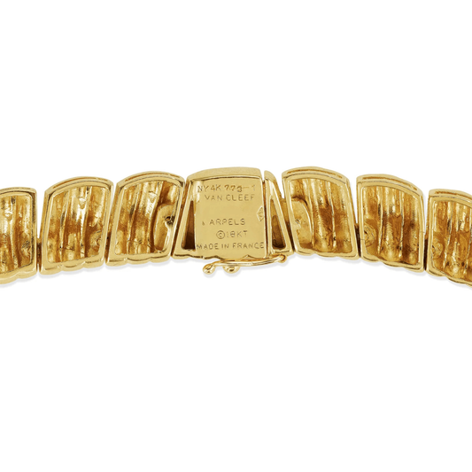 Van Cleef & Arpels Paris 1980s 18KT Yellow Gold Diamond Necklace signature