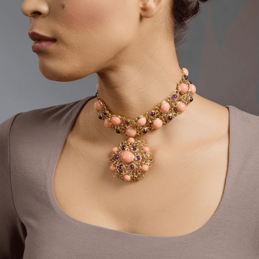 Van Cleef & Arpels France 1970s 18KT Yellow Gold Amethyst & Coral Résille Suite on neck