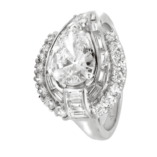 Post-1980s Platinum Diamond Ring front