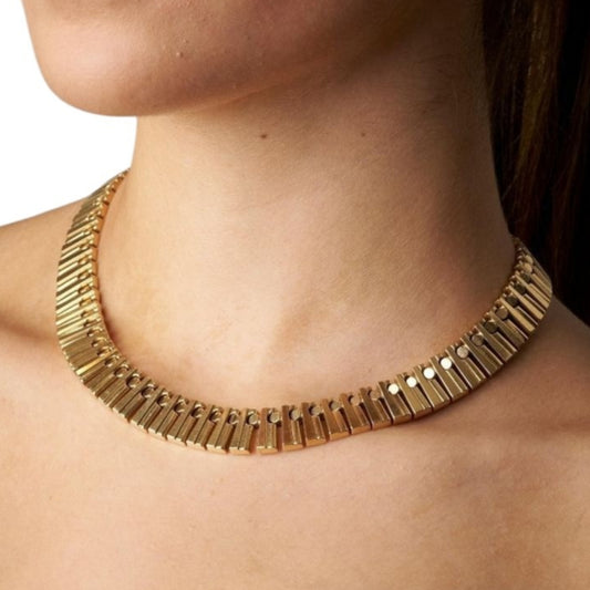 Italian 1970s 18KT Yellow Gold Necklace on neck