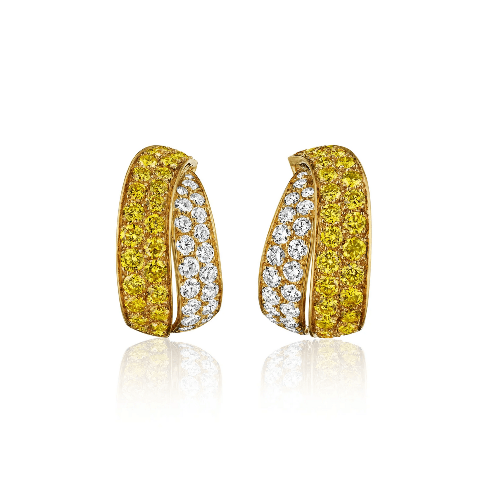 Van Cleef & Arpels France 1970s 18KT Yellow Gold Diamond Earrings front