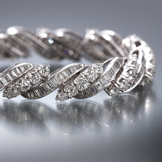 Retro 18KT White Gold Diamond Bracelet close-up 