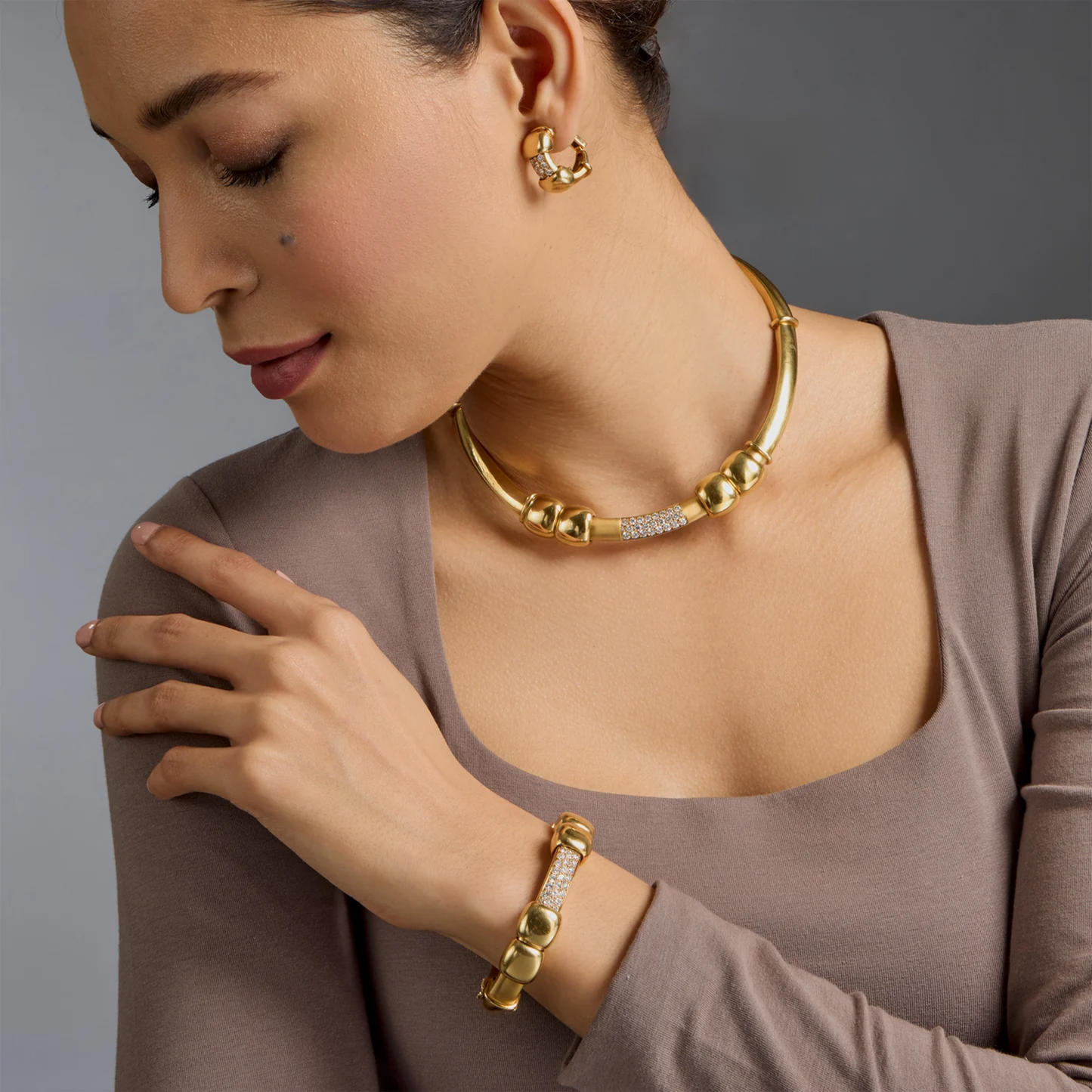 René Boivin France 1970s 18KT Yellow Gold Diamond Suite worn