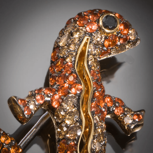 Michele della Valle 1980s 18KT Yellow Gold Diamond & Sapphire Brooch close-up details