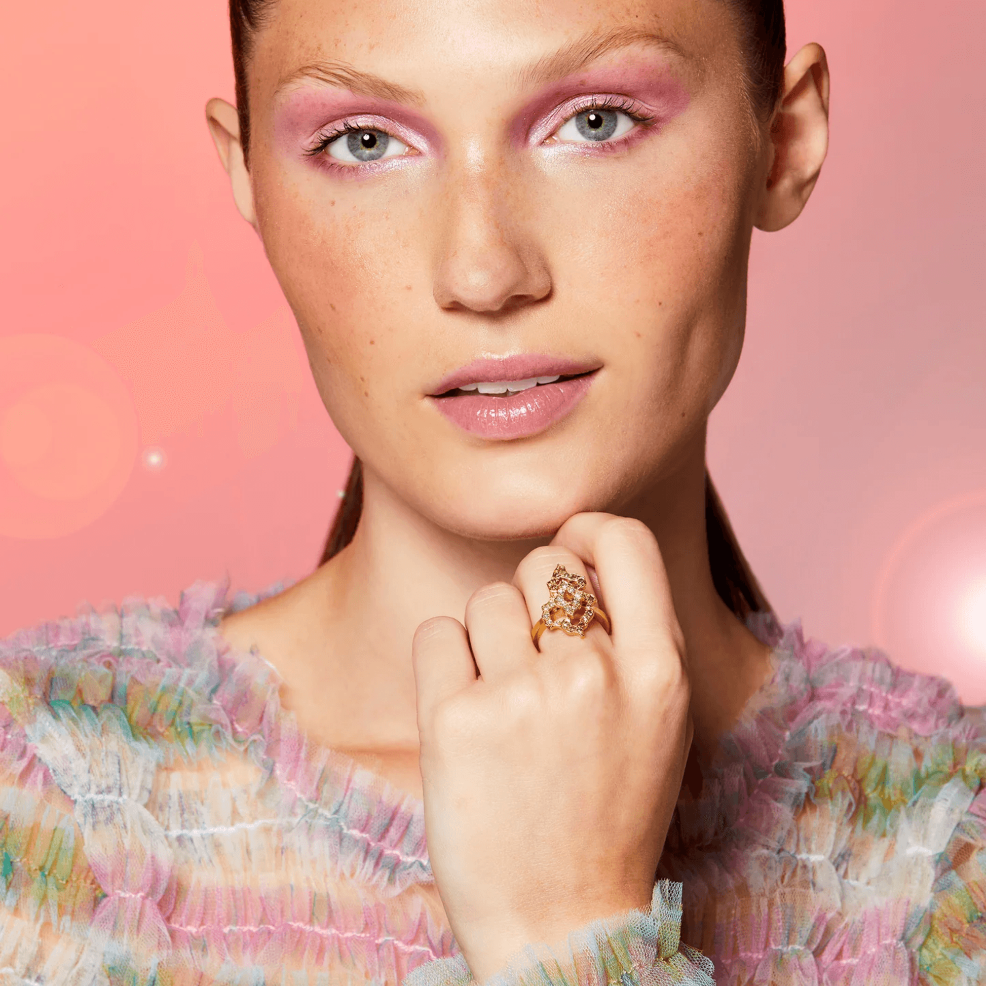 Andrew Grima London 1970s 18KT Yellow Gold Diamond Ring on finger