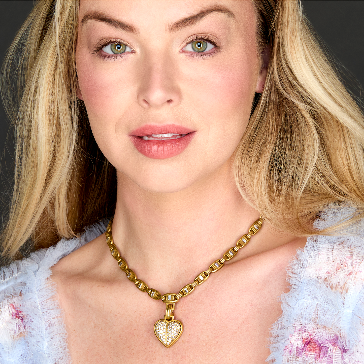 Kieselstein-Cord Post-1980s 18KT Yellow Gold Diamond Heart Necklace front