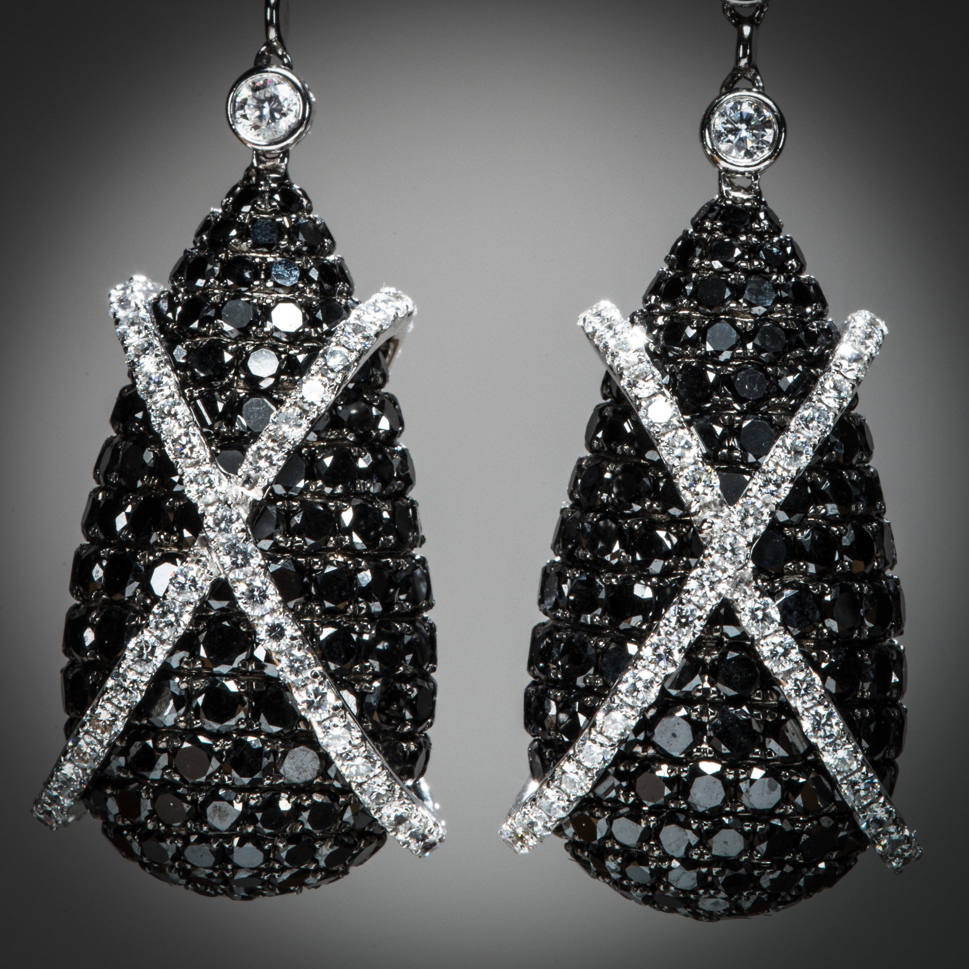 1980s 18KT White Gold Diamond Earrings close-up details