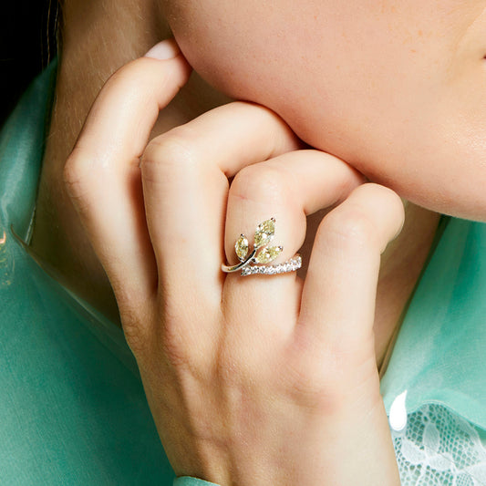 Post-1980s 18KT White Gold Diamond Ring on finger