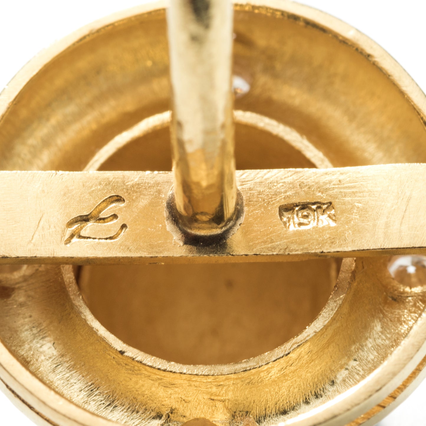 Elizabeth Locke Post-1980s 19KT Yellow Gold Diamond Cufflinks signature