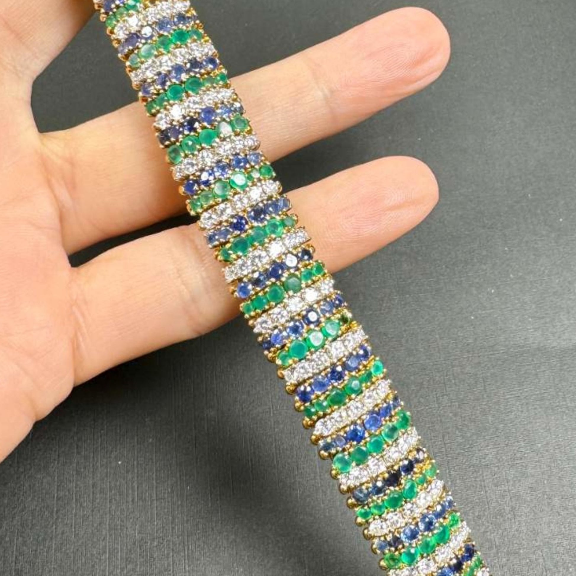 1960s 18KT Yellow Gold Diamond, Onyx & Sapphire Bracelet close-up details