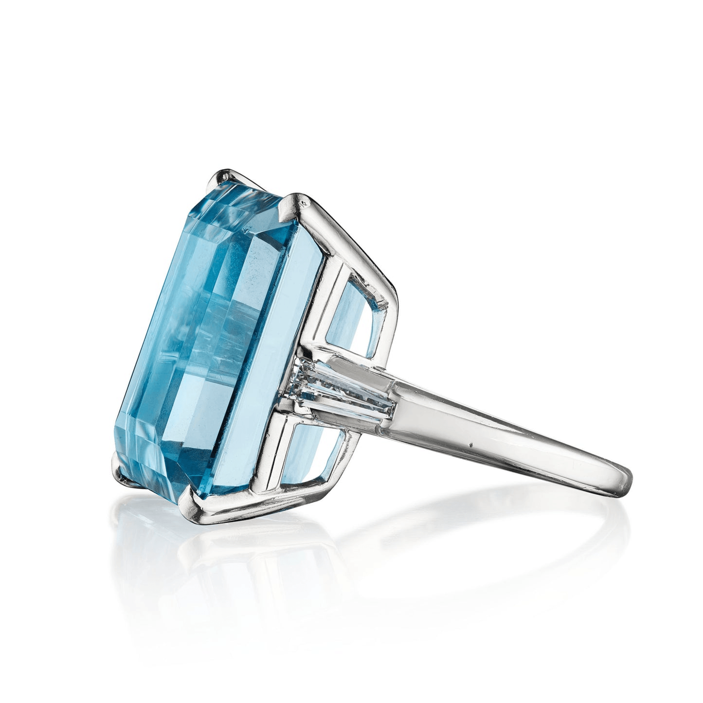 Oscar Heyman Bros. 1950s Platinum Aquamarine & Diamond Ring side