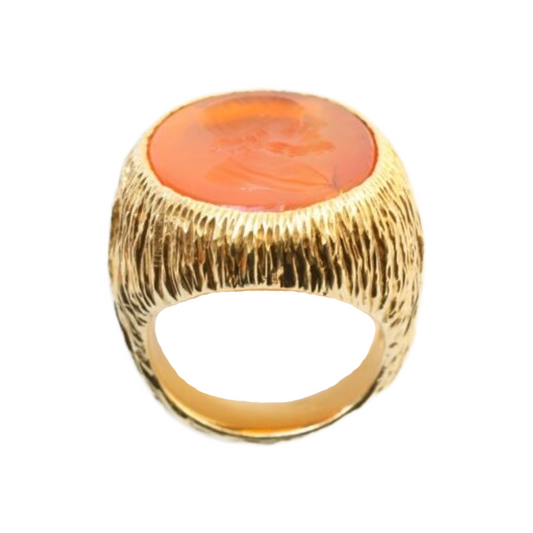 Van Cleef & Arpels 1970s 18KT Yellow Gold Carnelian Agate Ring profile