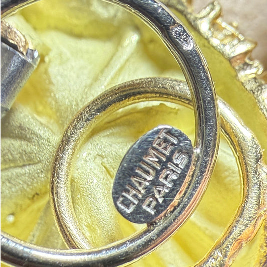 Chaumet Paris 1980s 18KT Yellow Gold Set earclips signature