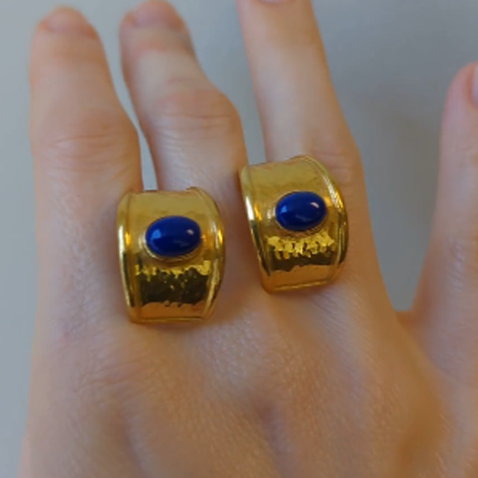1980s 18KT Yellow Gold Lapis Lazuli Earrings front