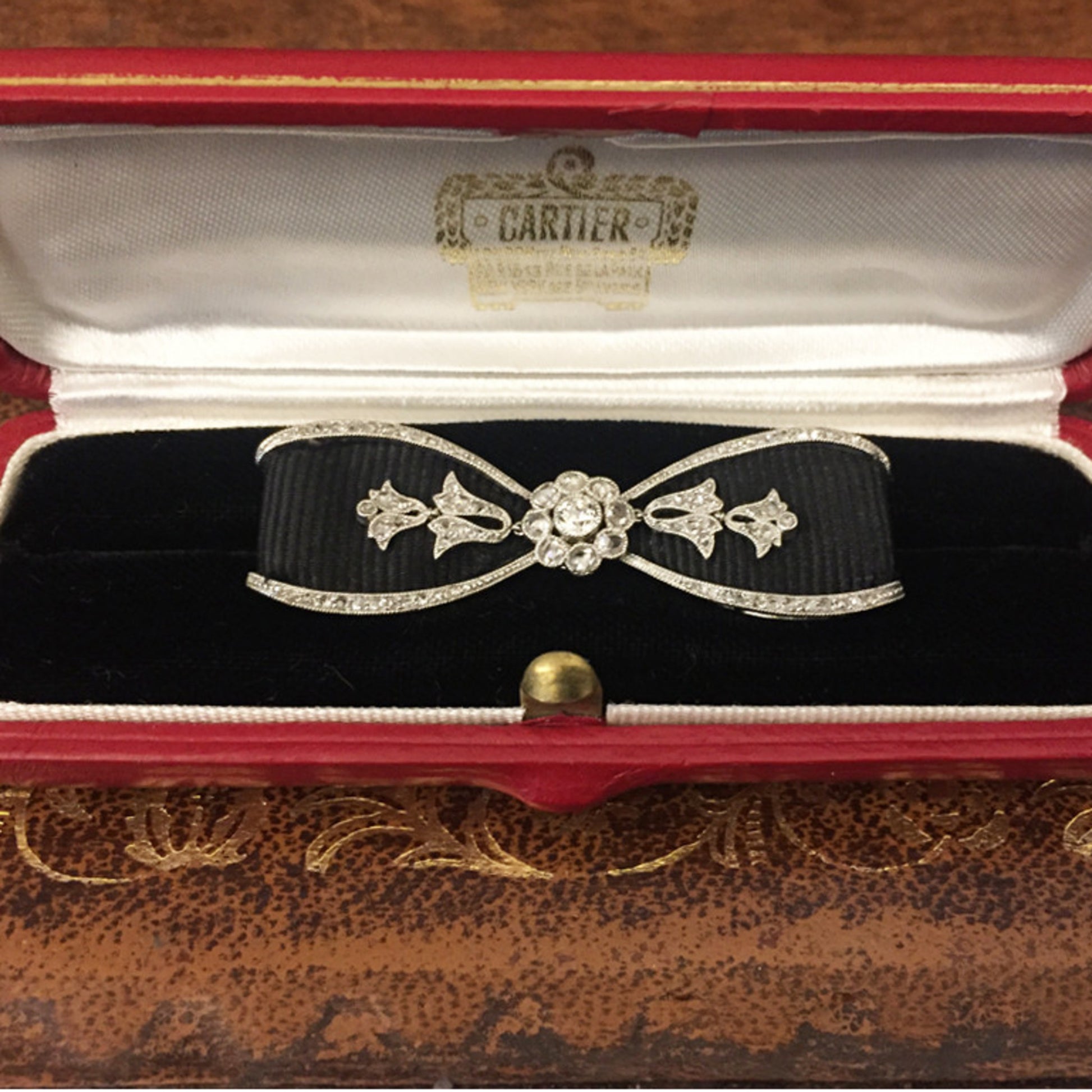 Cartier Edwardian Platinum Diamond & Ribbon Bow Brooch in box